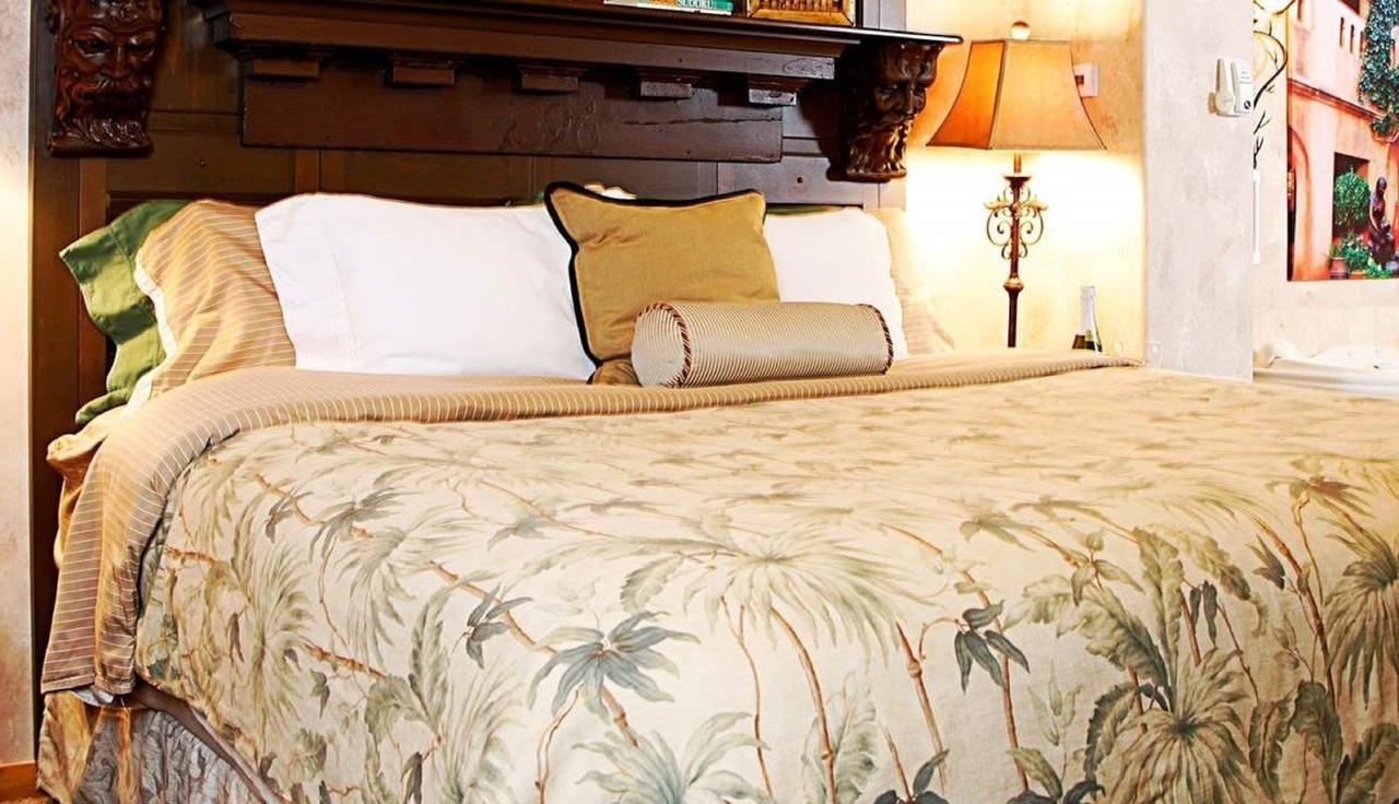 Prairieside Suites Luxury Bed & Breakfast グランビル エクステリア 写真