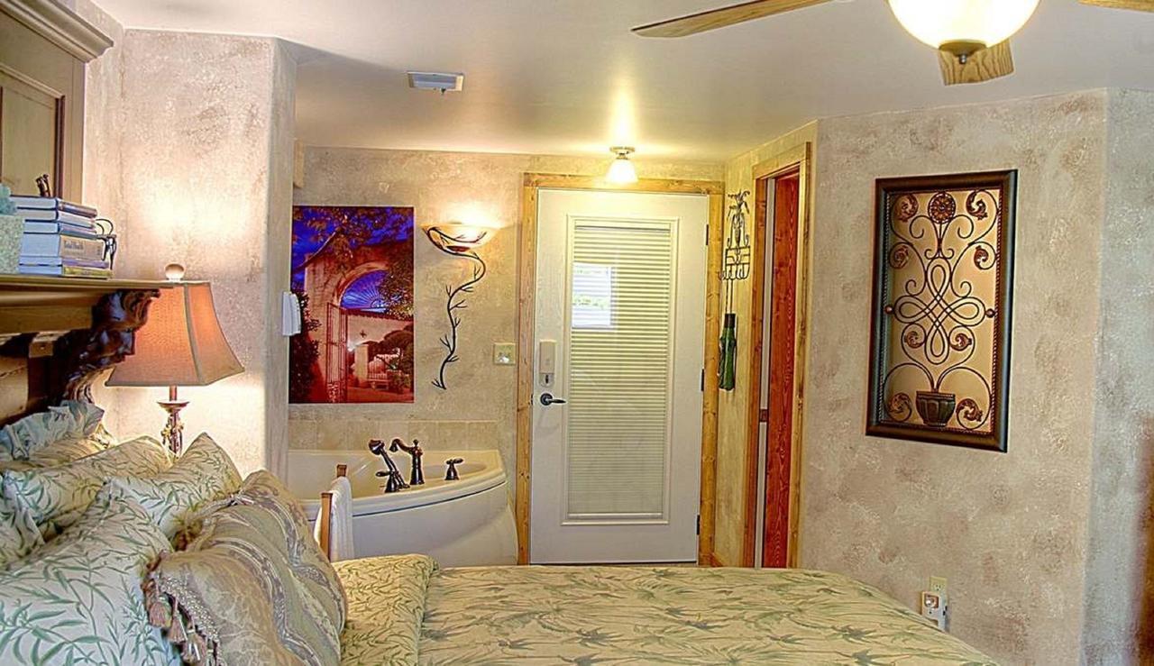 Prairieside Suites Luxury Bed & Breakfast グランビル エクステリア 写真