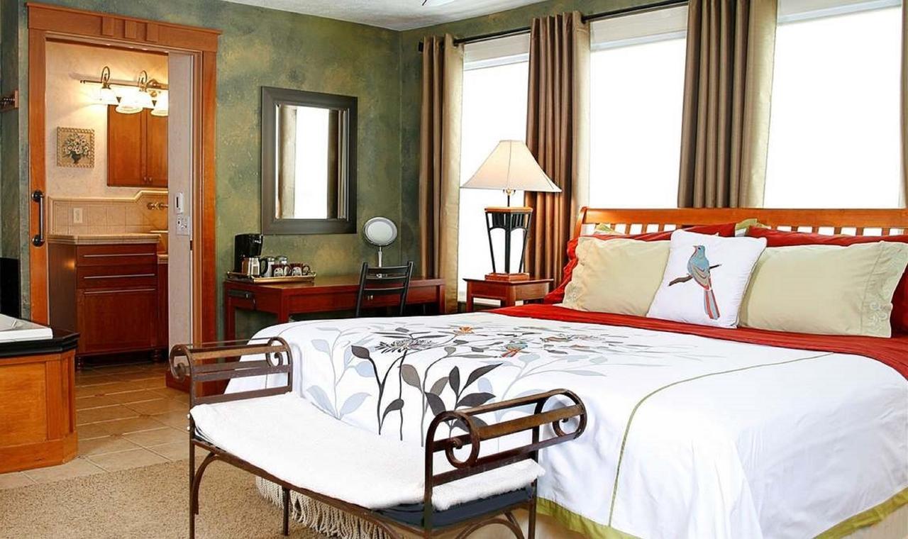 Prairieside Suites Luxury Bed & Breakfast グランビル エクステリア 写真