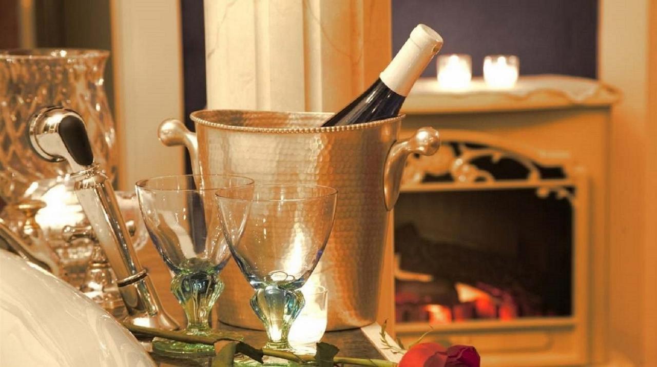 Prairieside Suites Luxury Bed & Breakfast グランビル エクステリア 写真